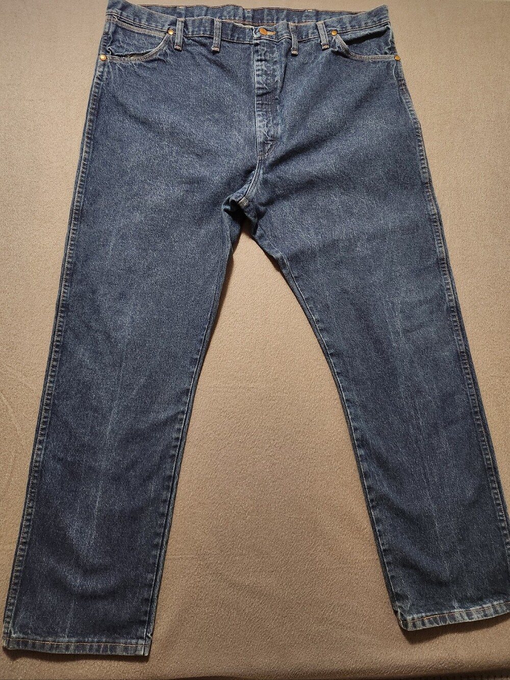 Wrangler Jeans Men Size 44x32 Blue Straight Leg Cowboy Cut Western Rodeo 13MWZPW